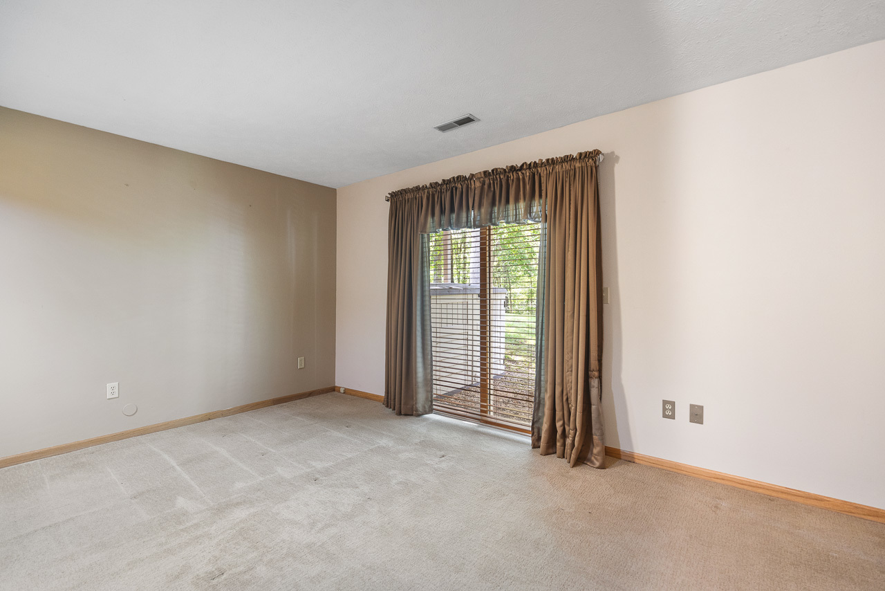 401 Eyre Lane