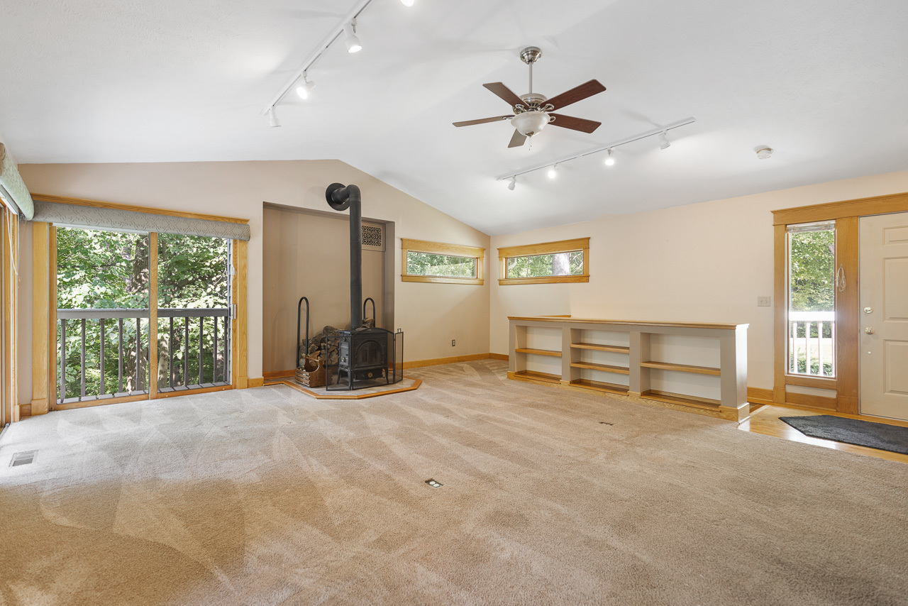 401 Eyre Lane