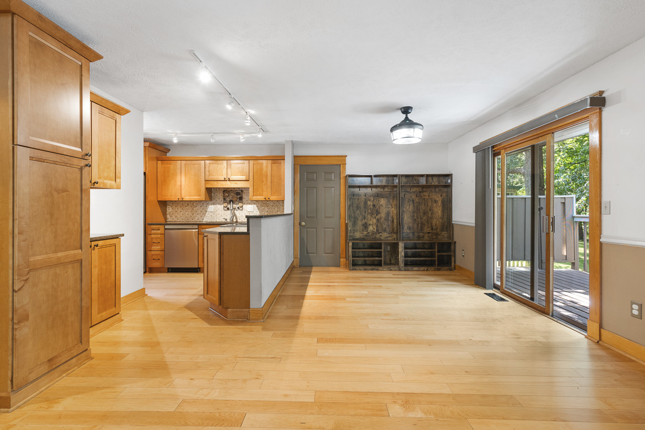 401 Eyre Lane