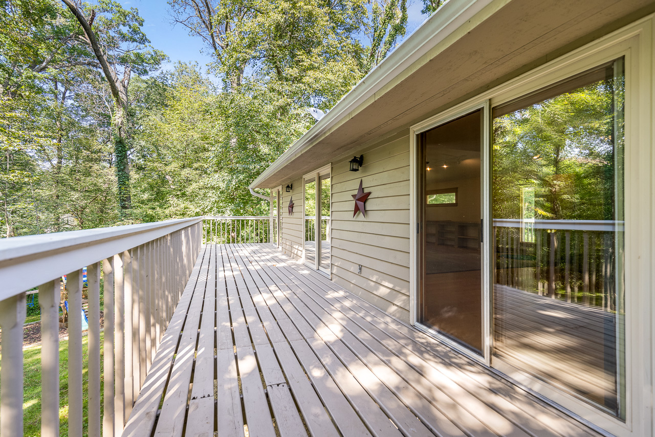 401 Eyre Lane