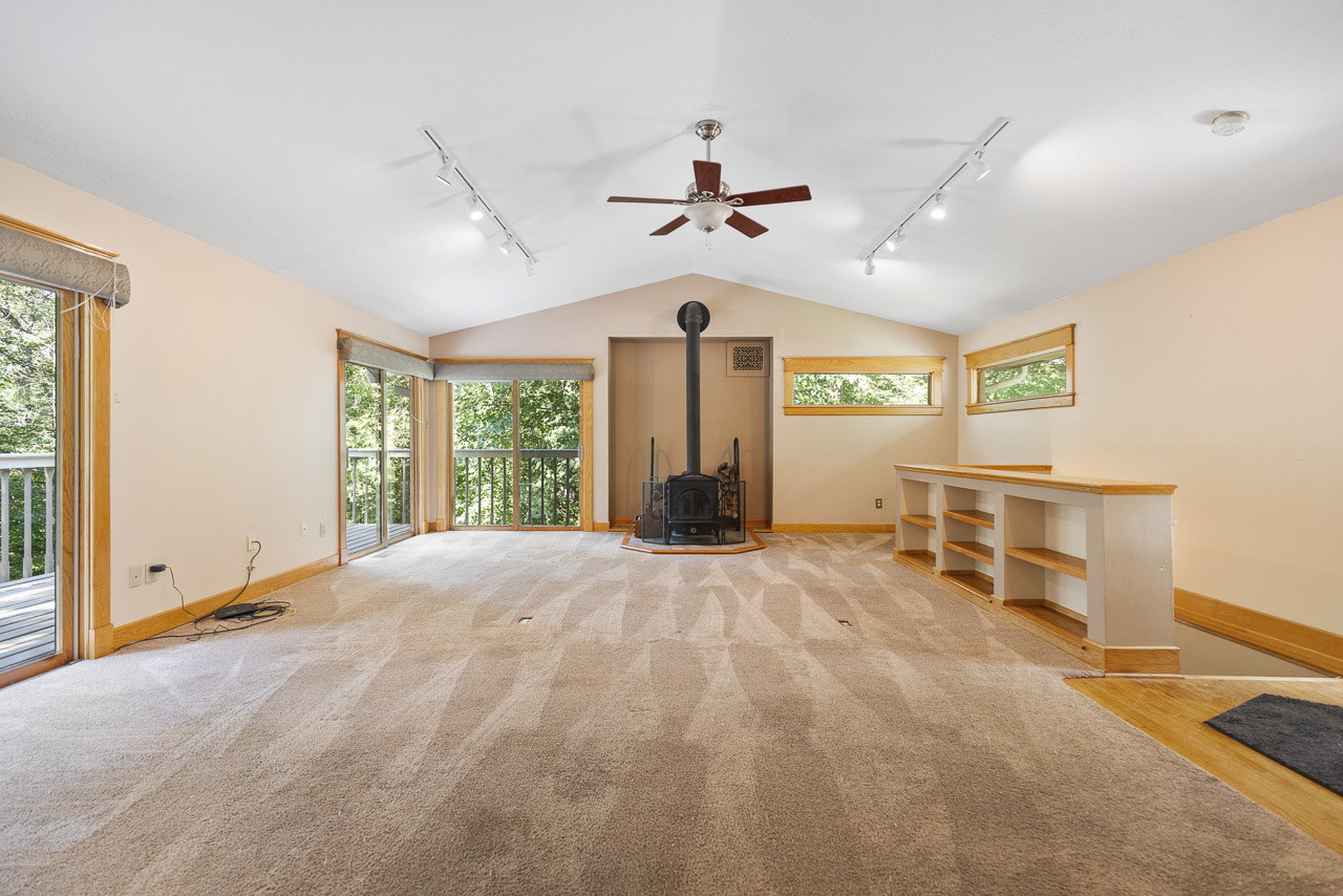 401 Eyre Lane