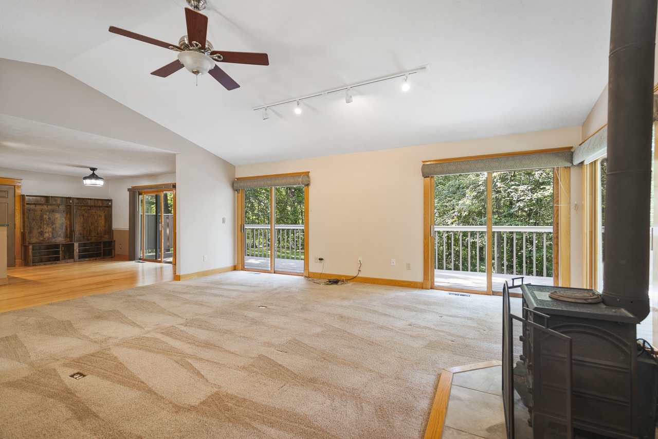 401 Eyre Lane