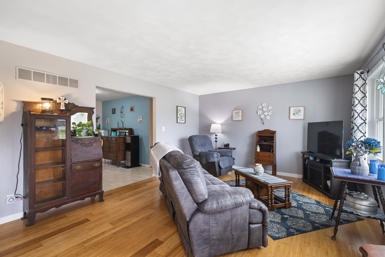 831 Sutton Place