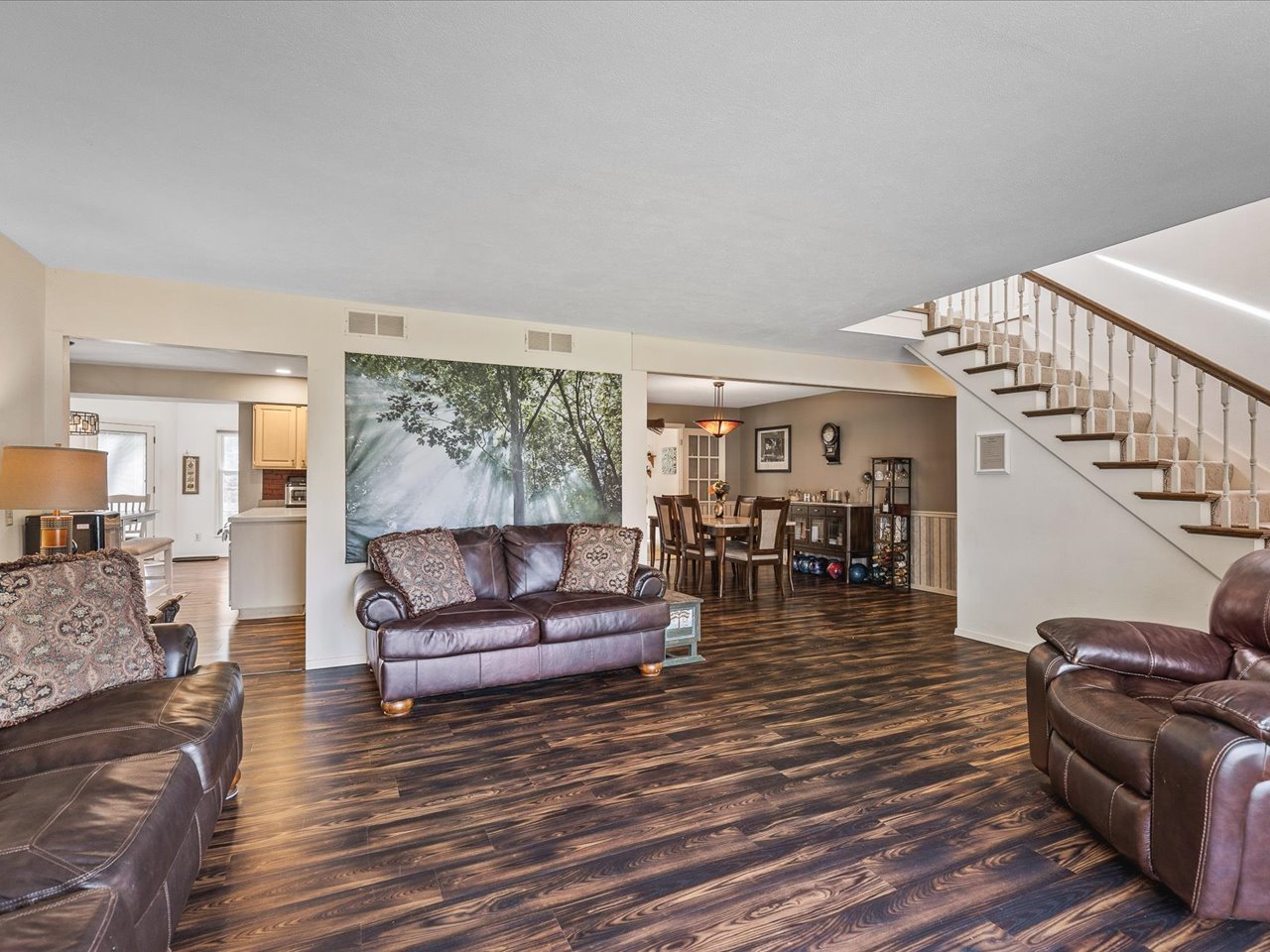 484 Williamsburg Way