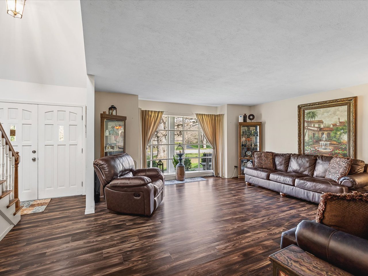 484 Williamsburg Way