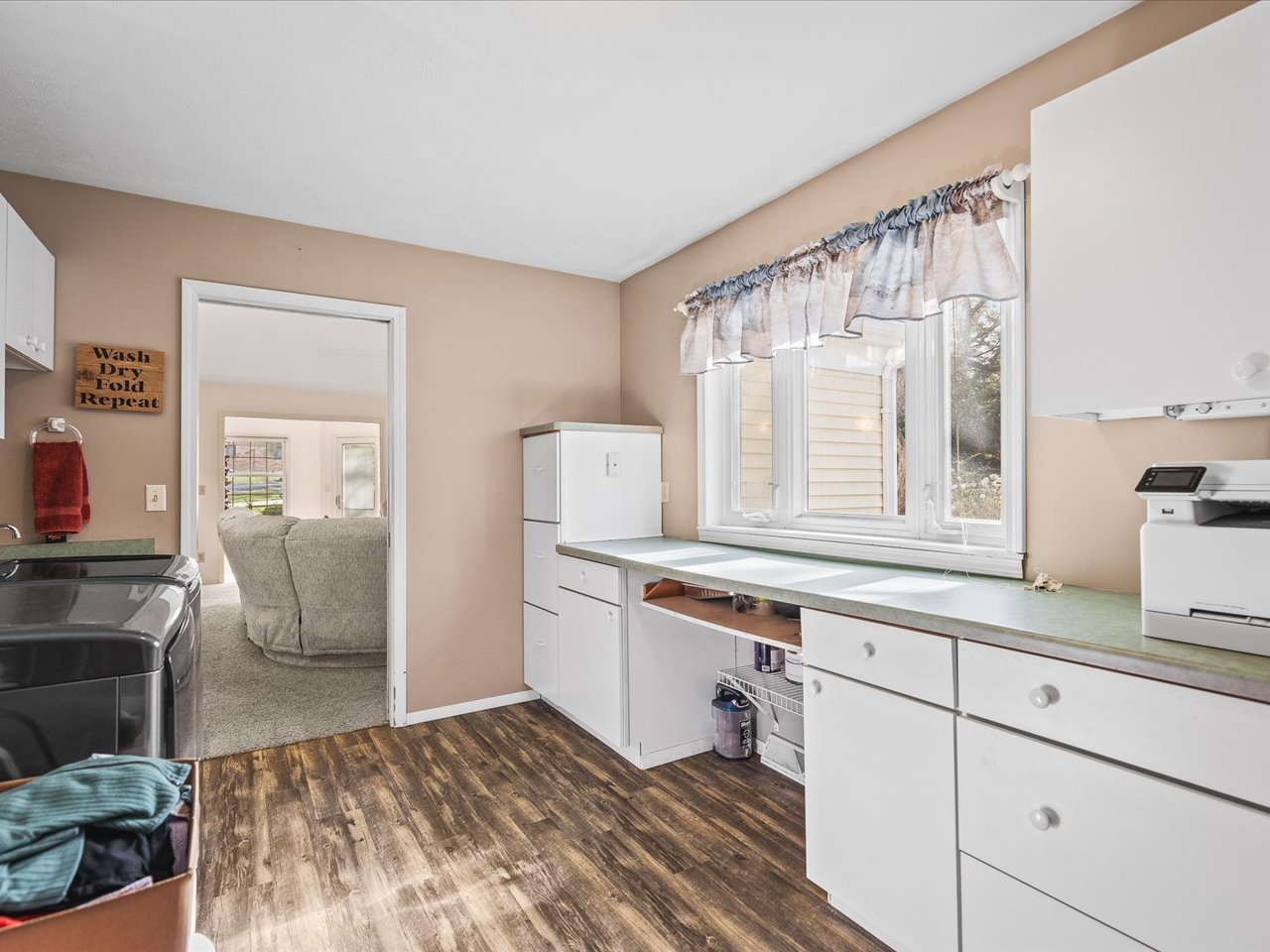 484 Williamsburg Way