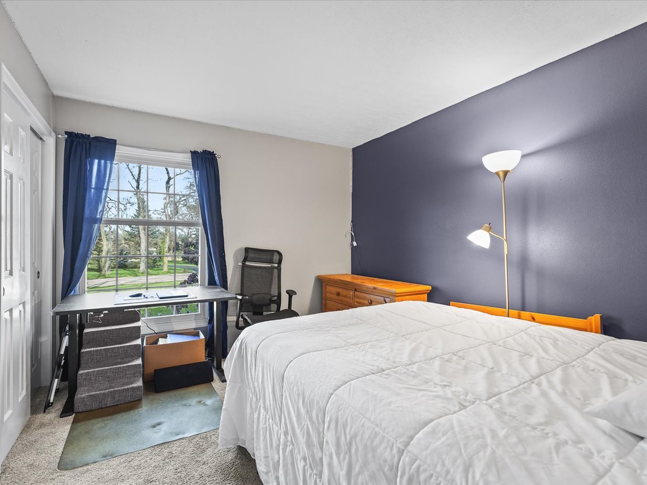 484 Williamsburg Way