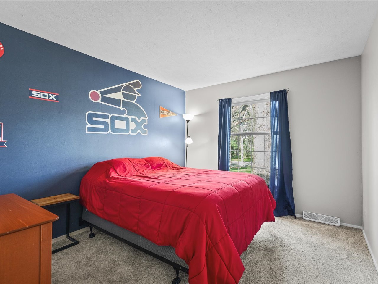 484 Williamsburg Way