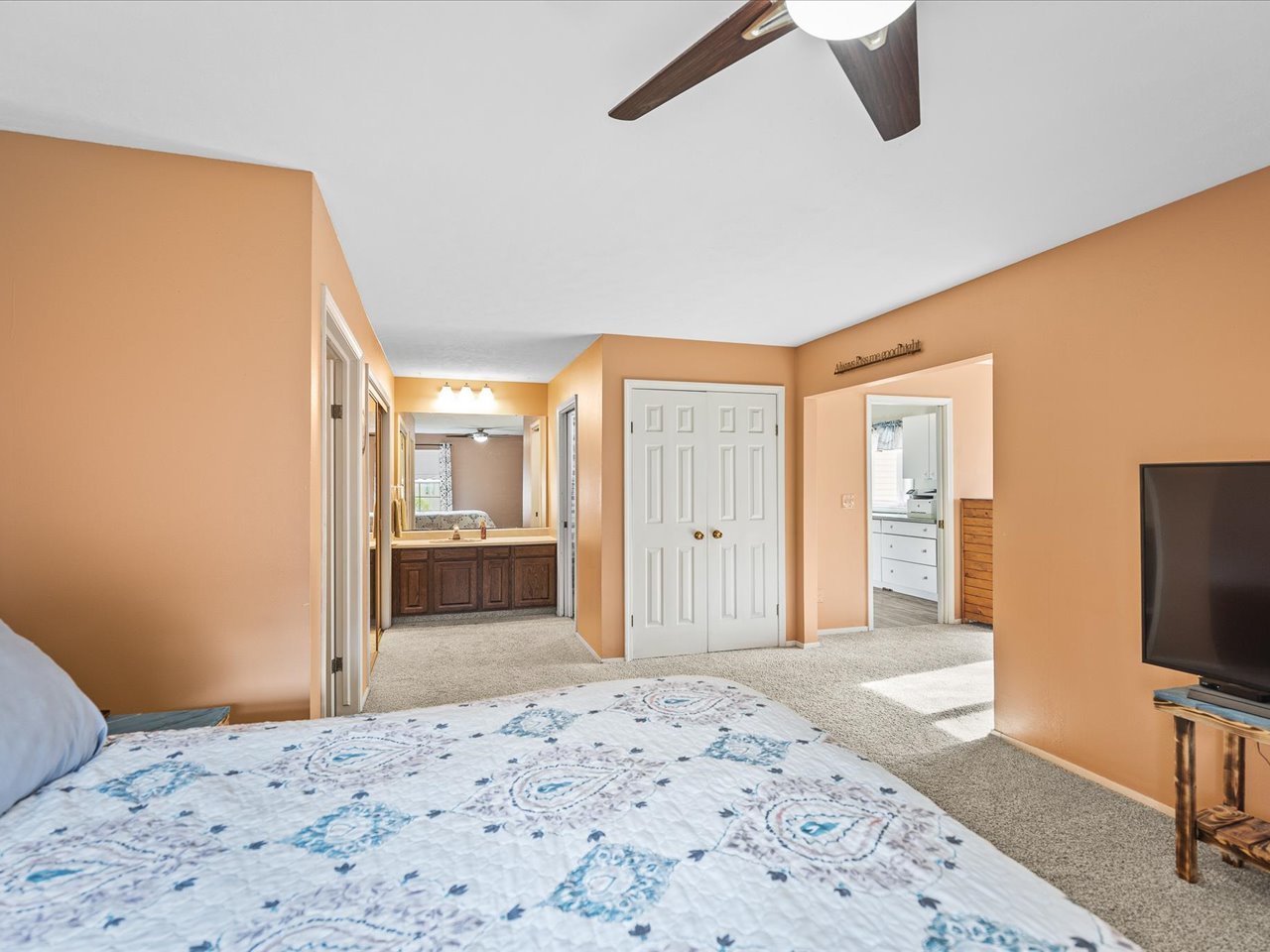 484 Williamsburg Way