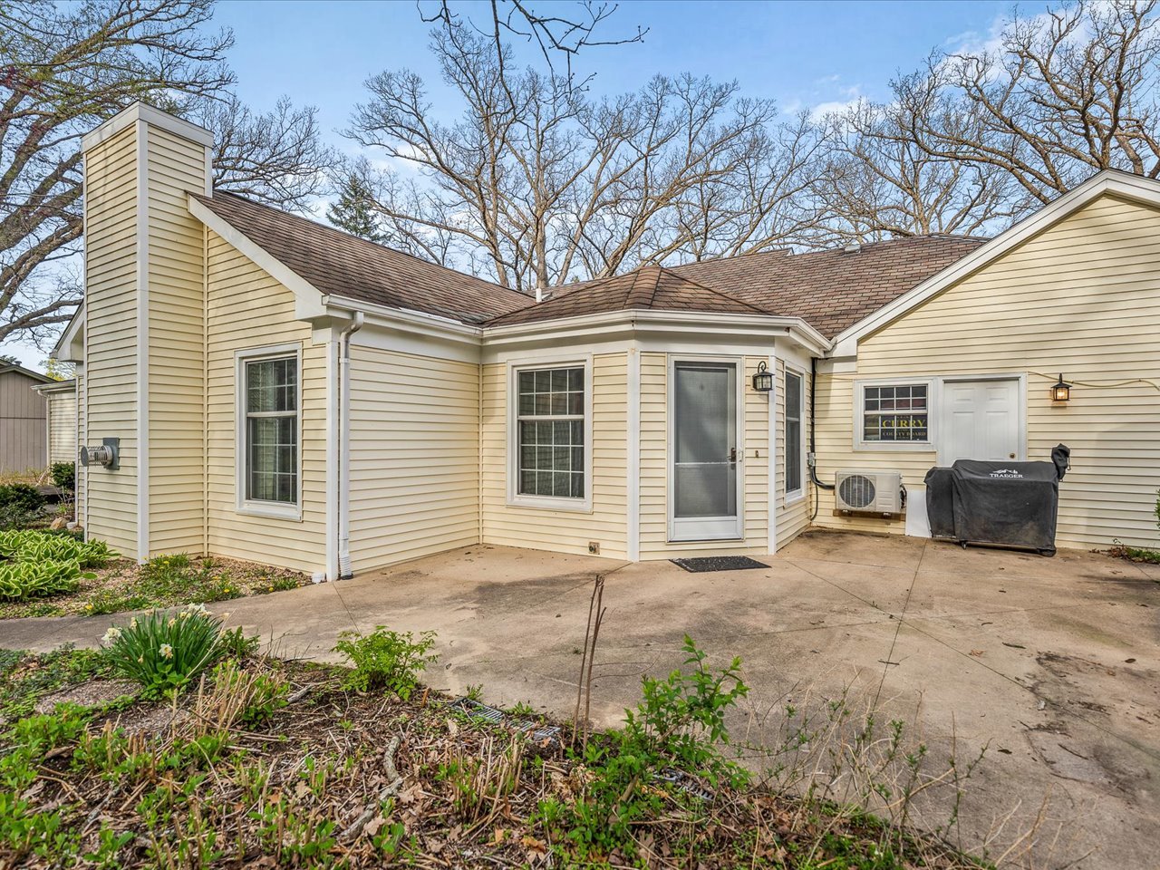 484 Williamsburg Way