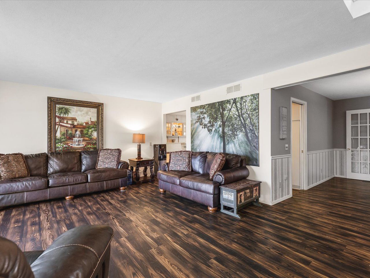 484 Williamsburg Way