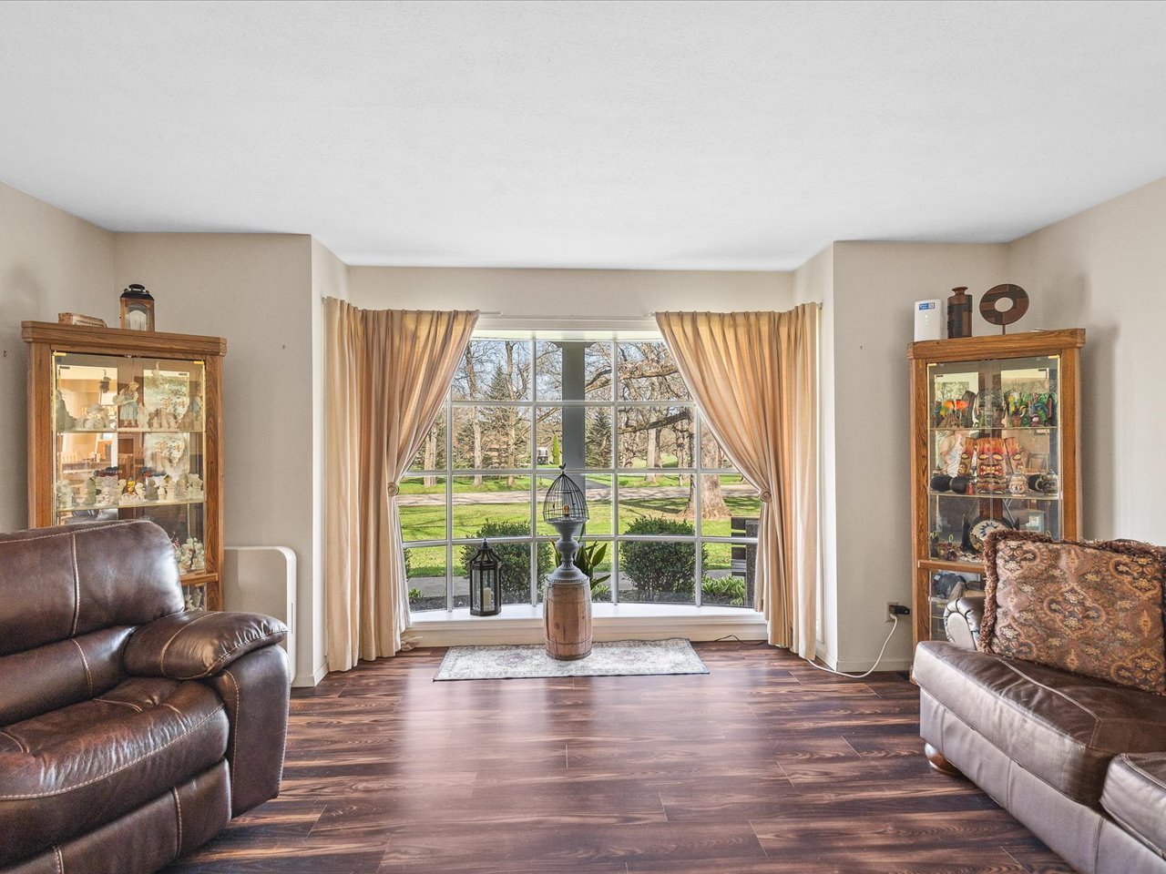 484 Williamsburg Way