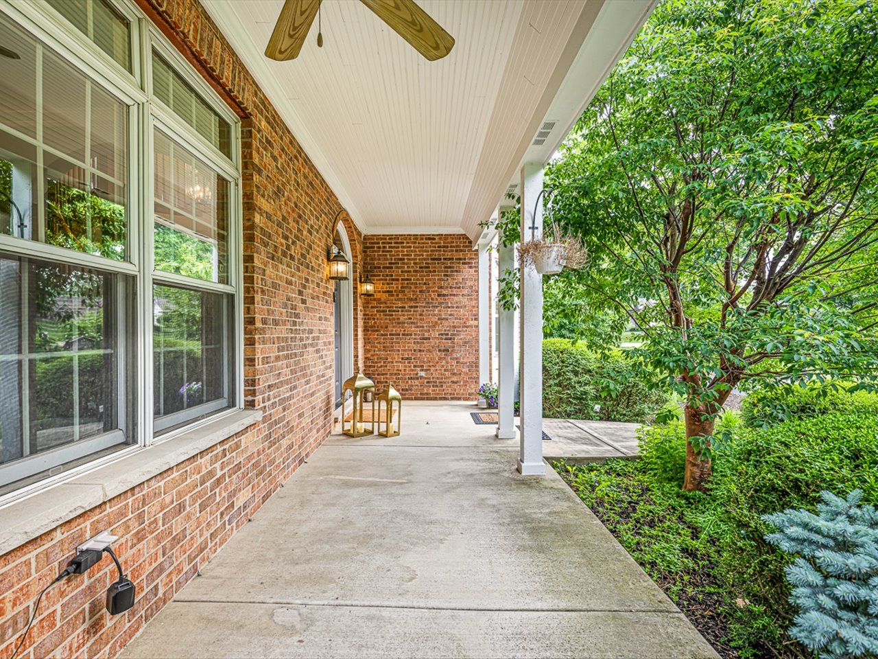 2207 N Elmkirk Parkway N