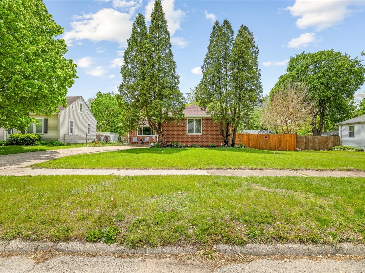 1712 Midway Drive