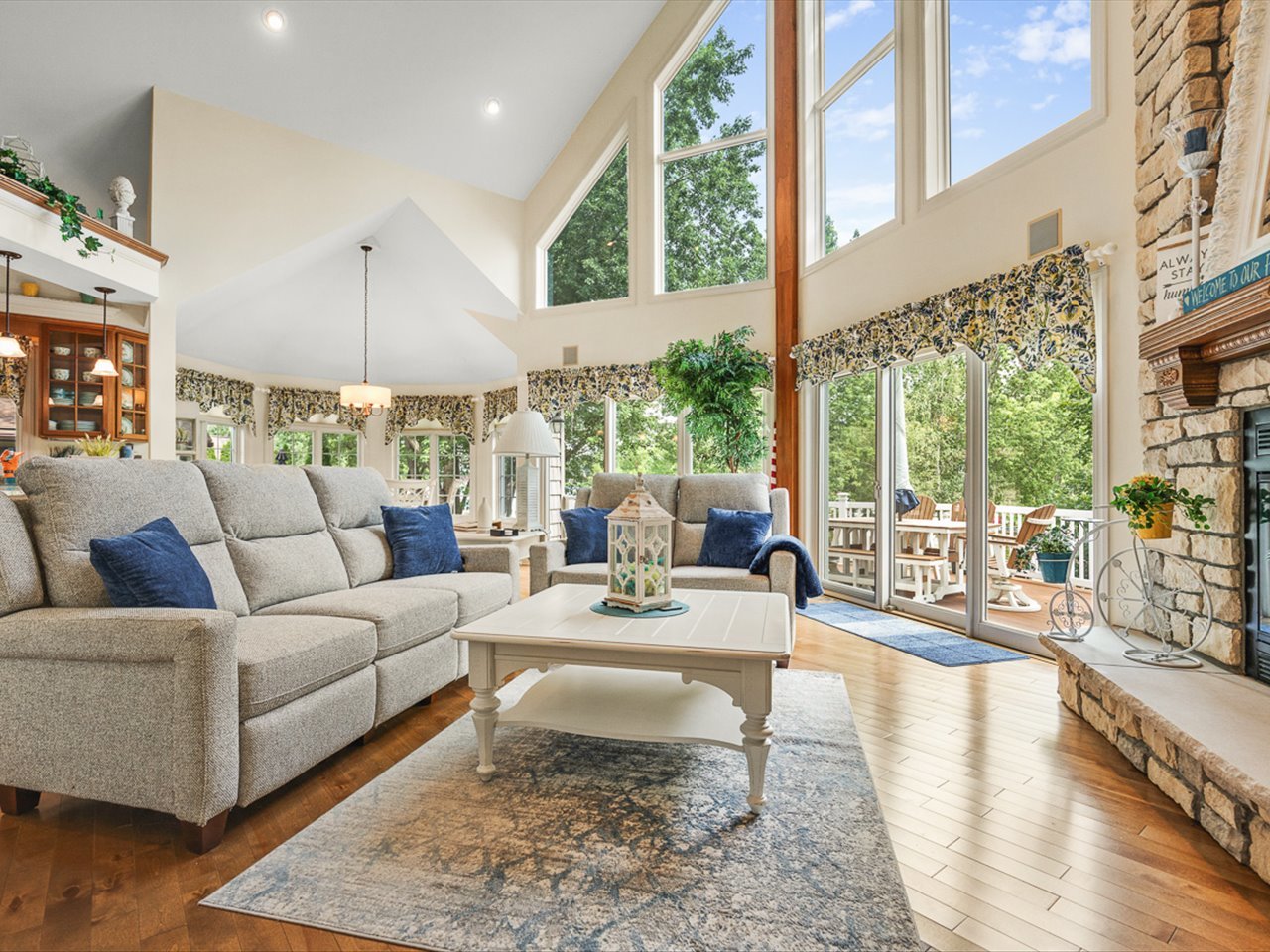 213 Lake Summerset Road