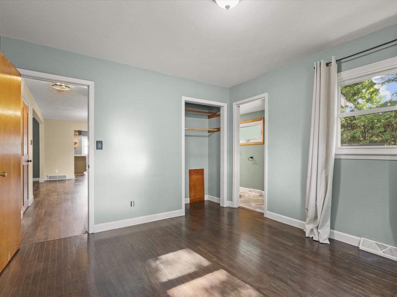 212 W North Street
