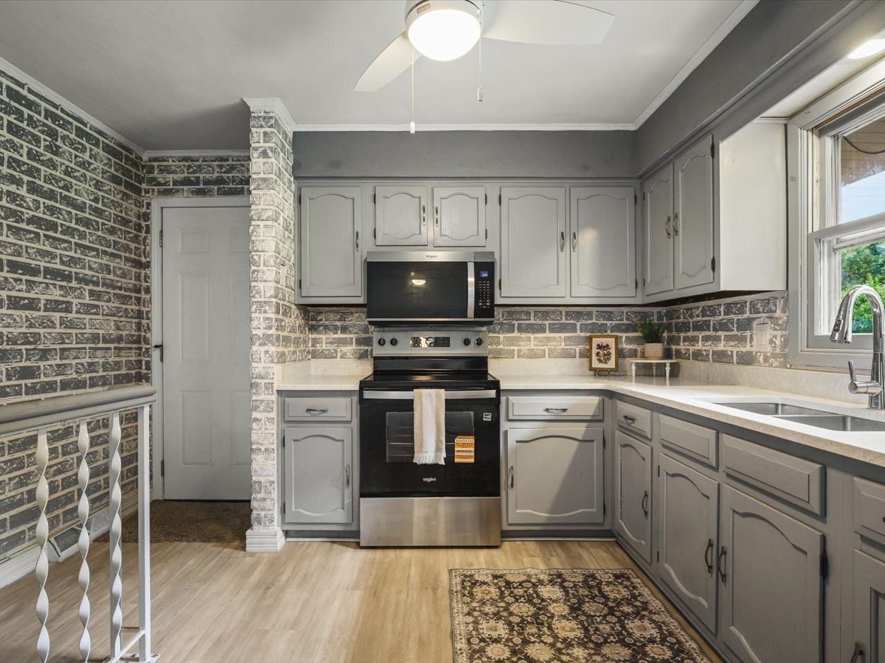 3919 Falling Leaf Drive