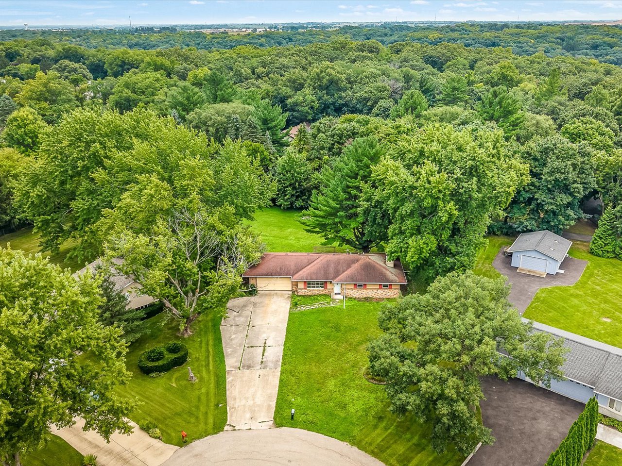 3919 Falling Leaf Drive