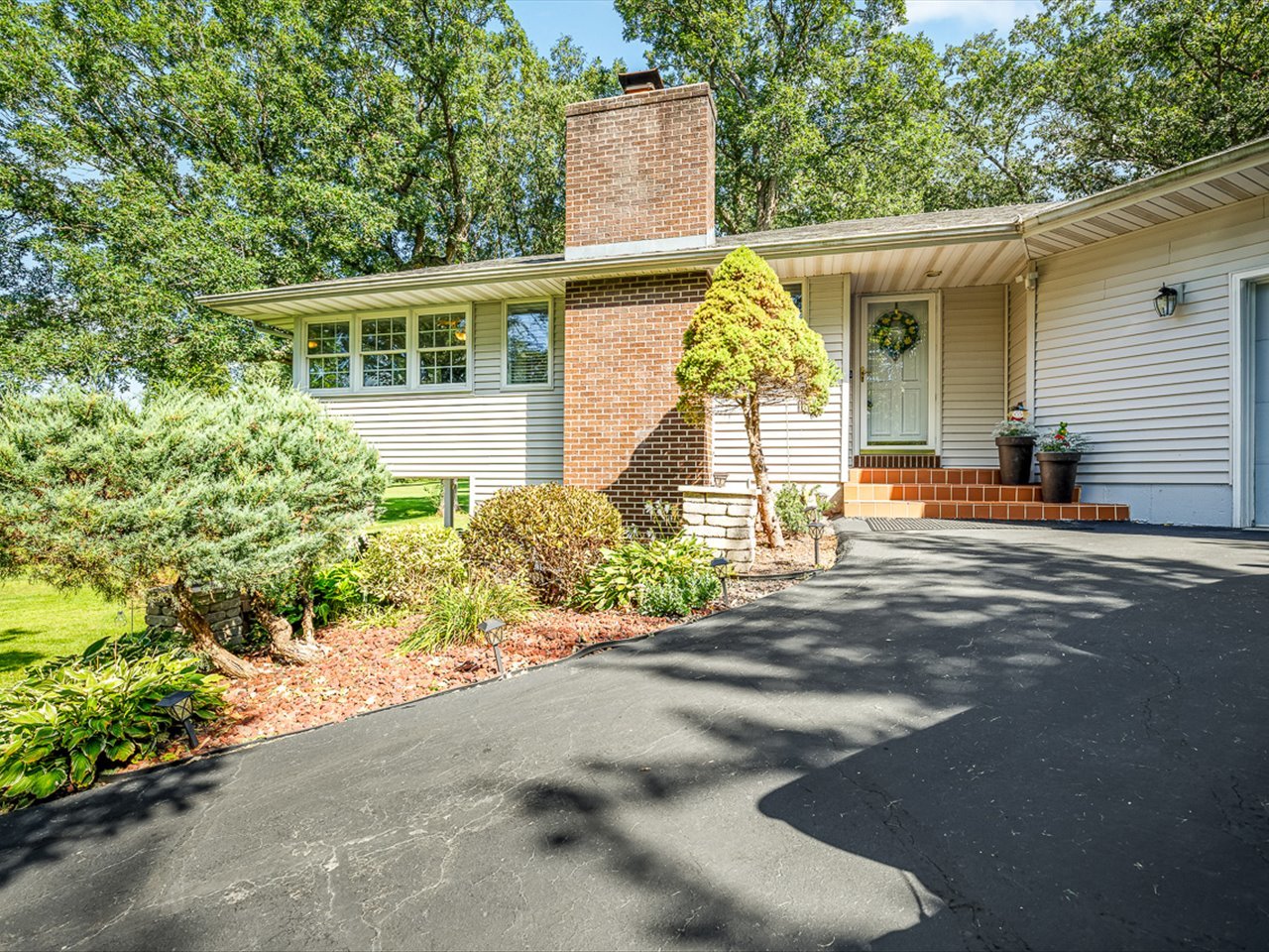 572 Baintree Road