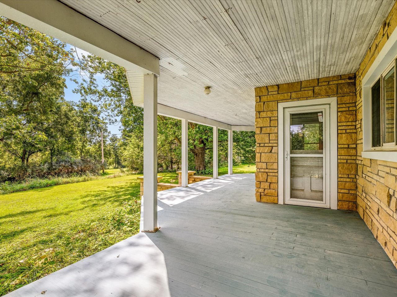 1112 W Saint James Road