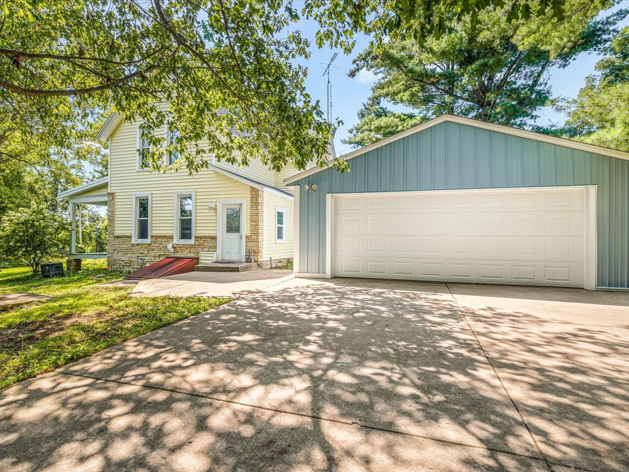 1112 W Saint James Road