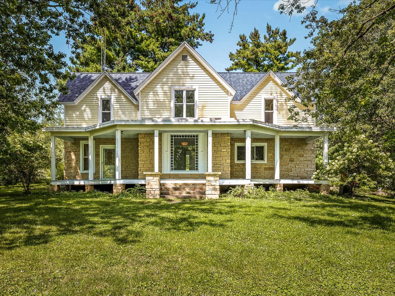 1112 W Saint James Road