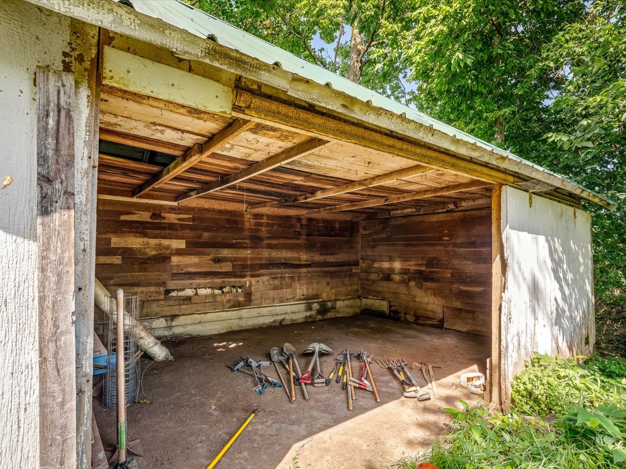 1112 W Saint James Road