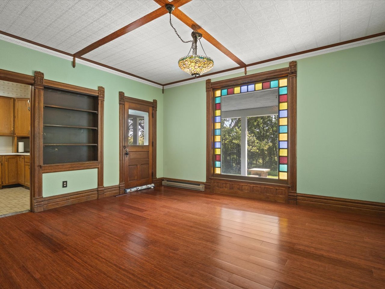 1112 W Saint James Road