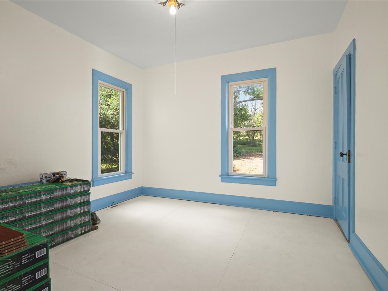 1112 W Saint James Road