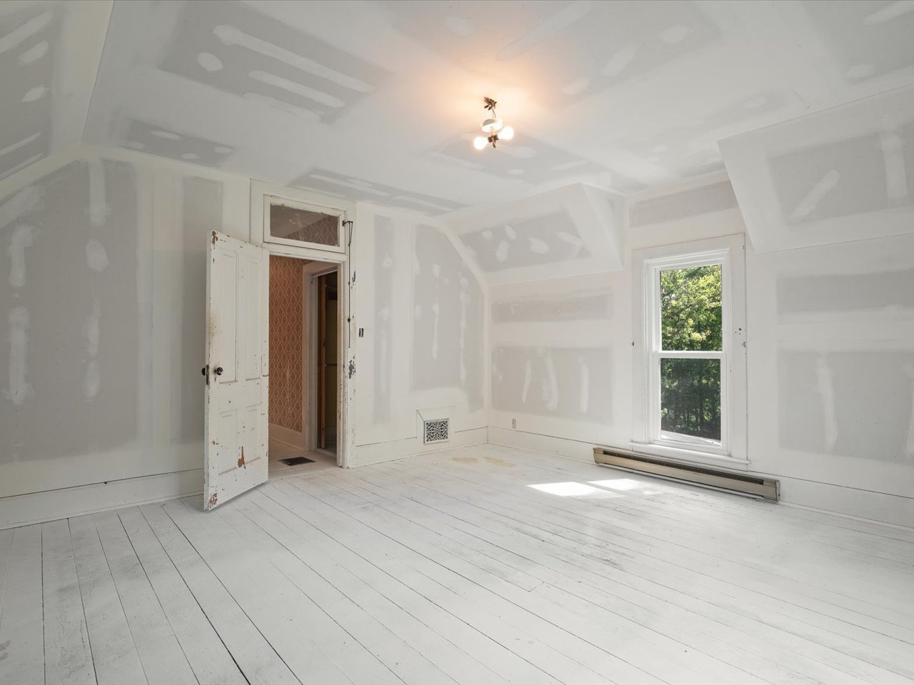 1112 W Saint James Road