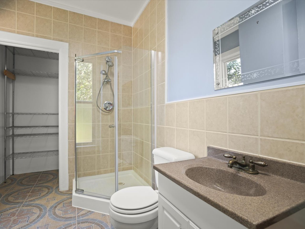 1112 W Saint James Road