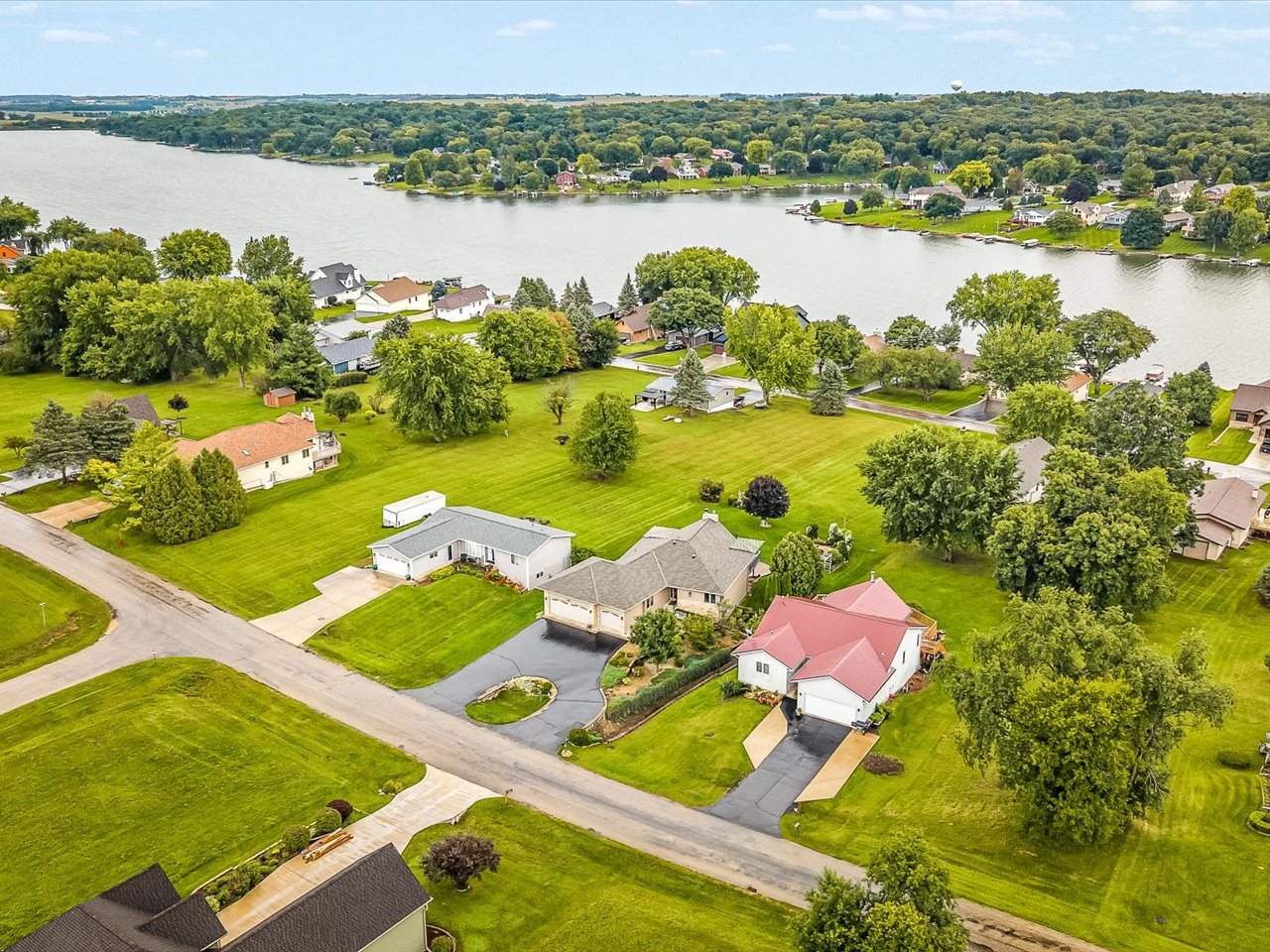 942 Lake Summerset Road