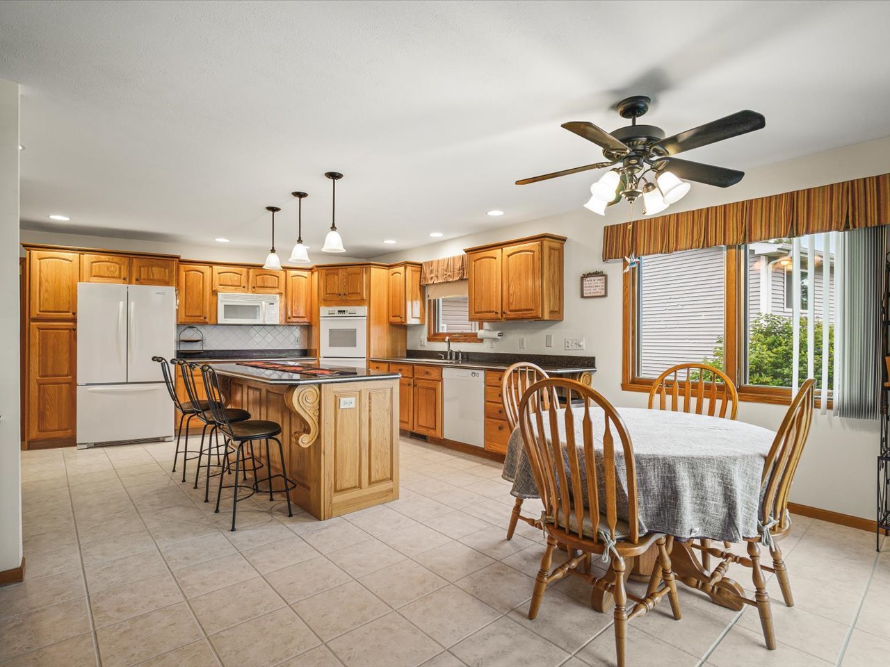 942 Lake Summerset Road