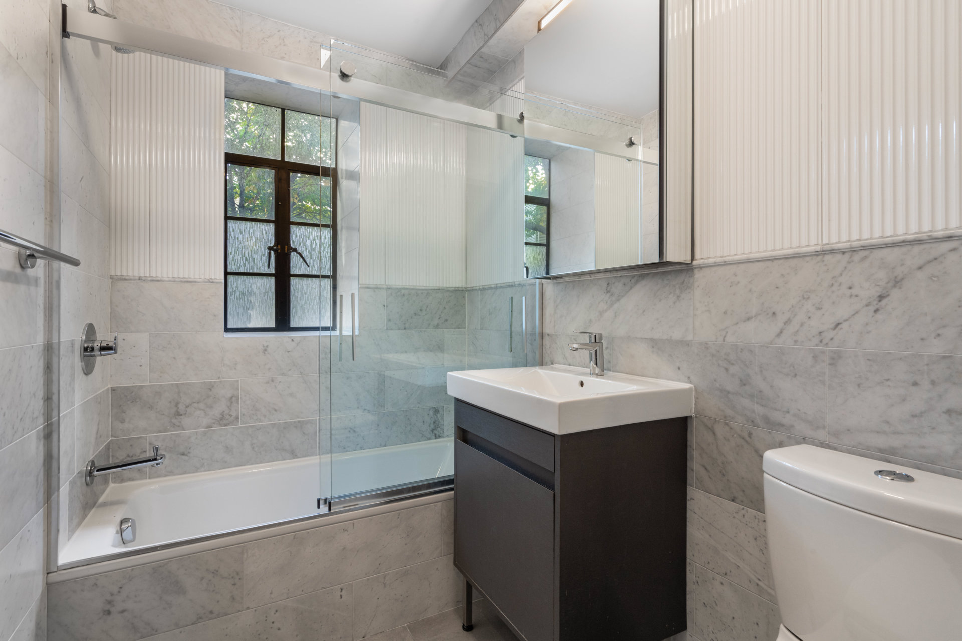 25 MONROE Place 11B