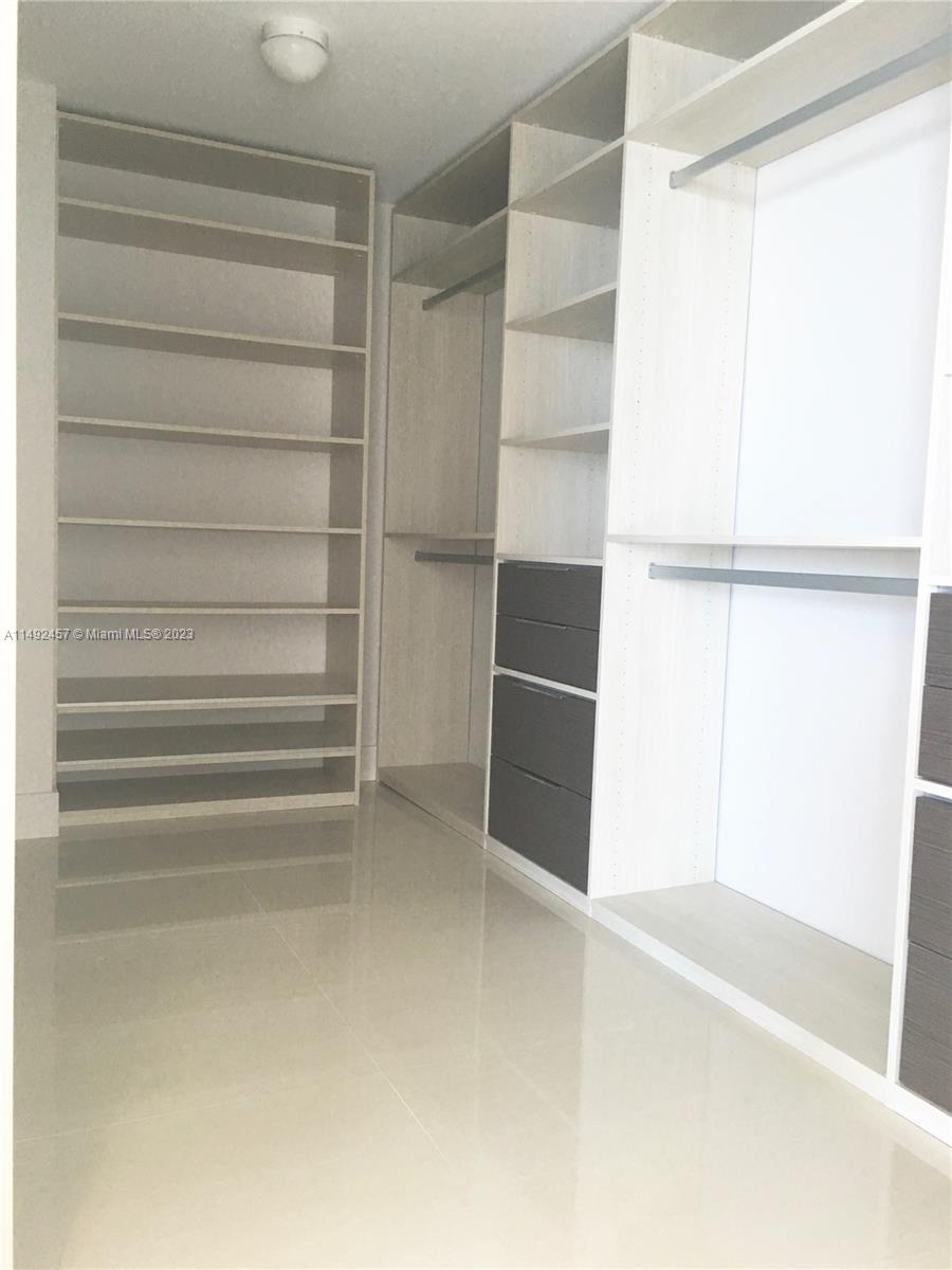 17301 Biscayne Blvd # 1203