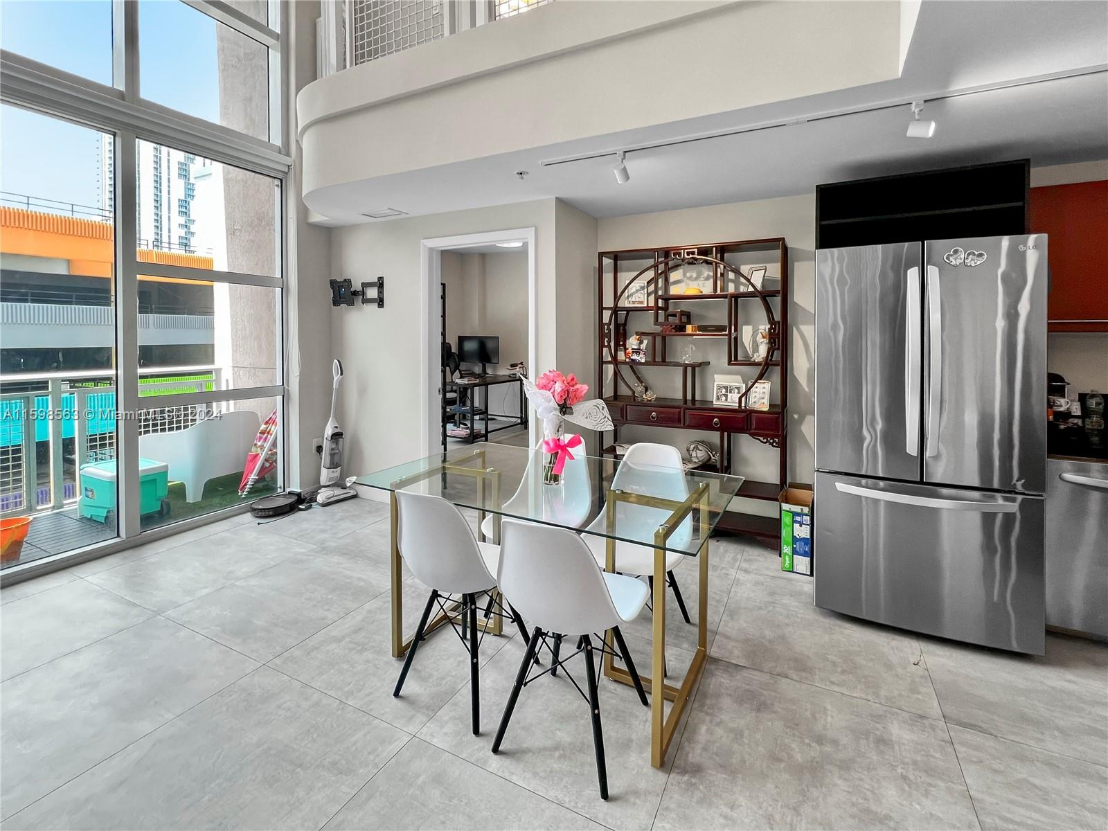 253 NE 2nd St # 411