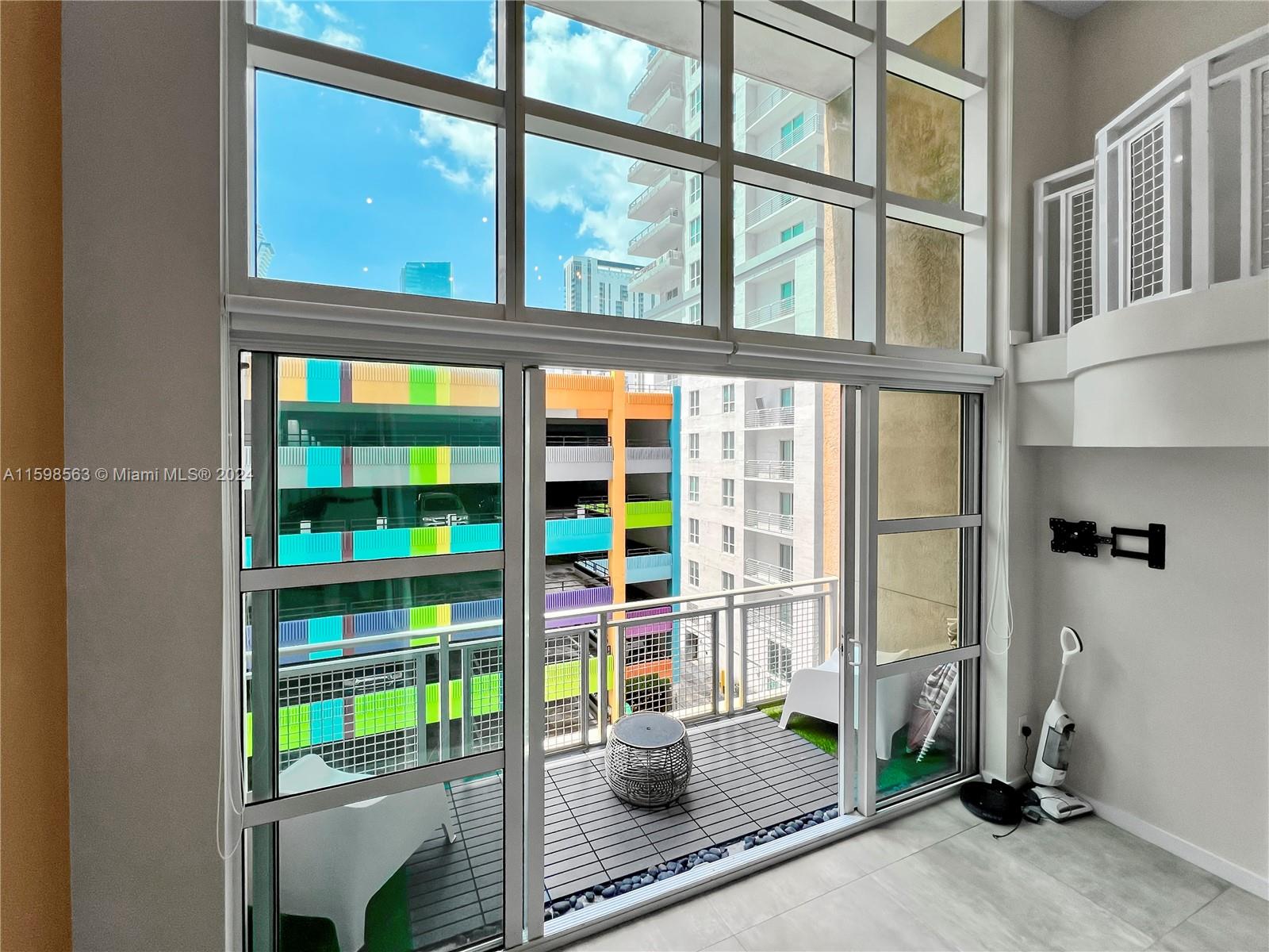 253 NE 2nd St # 411