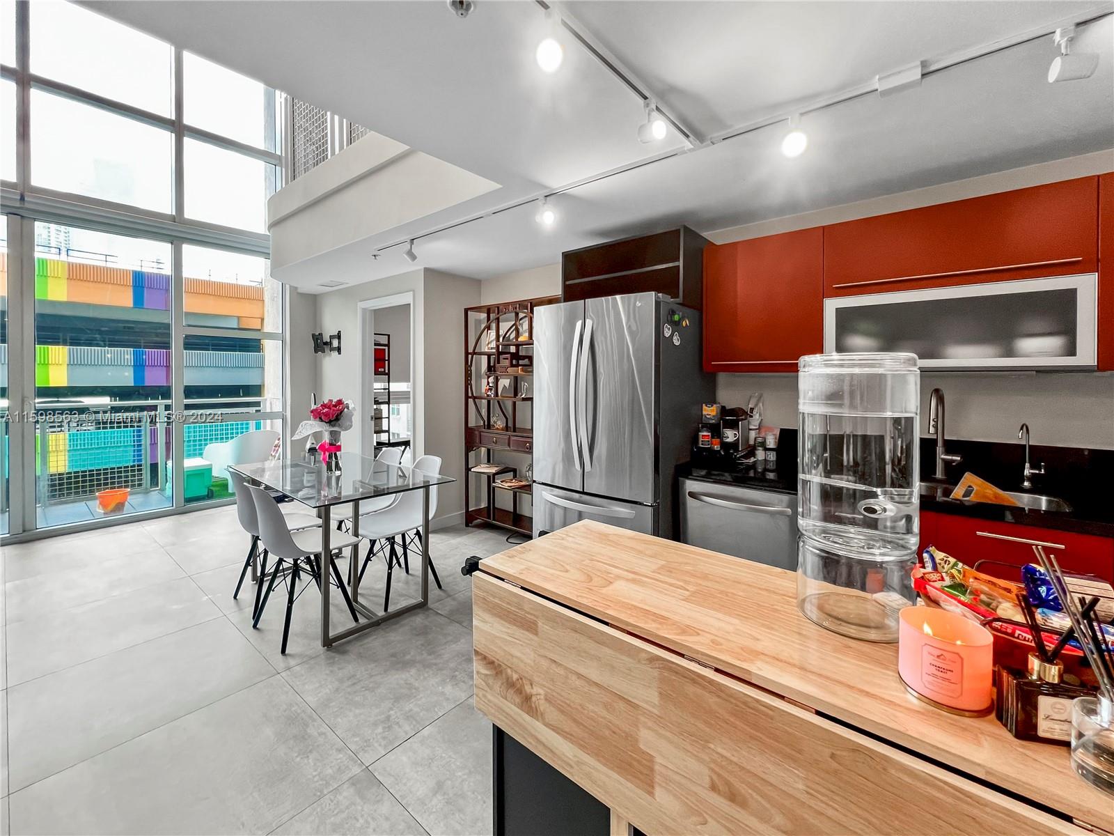 253 NE 2nd St # 411
