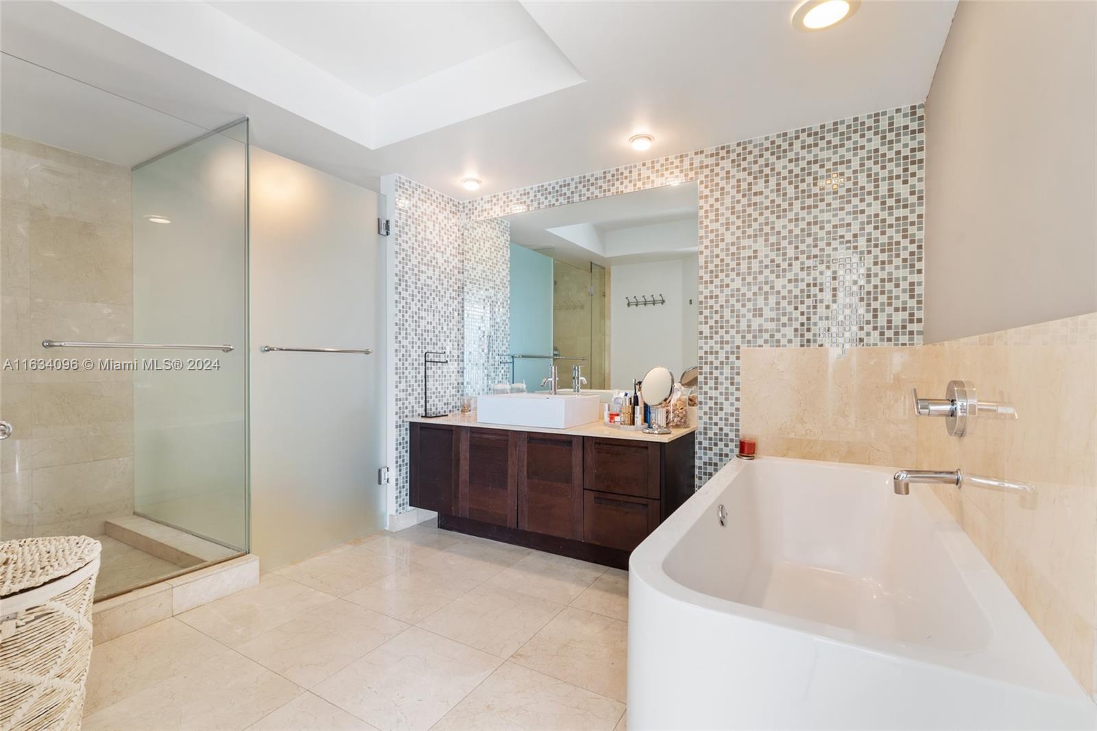 150 Sunny Isles Blvd Unit: 1601 (3 months min)