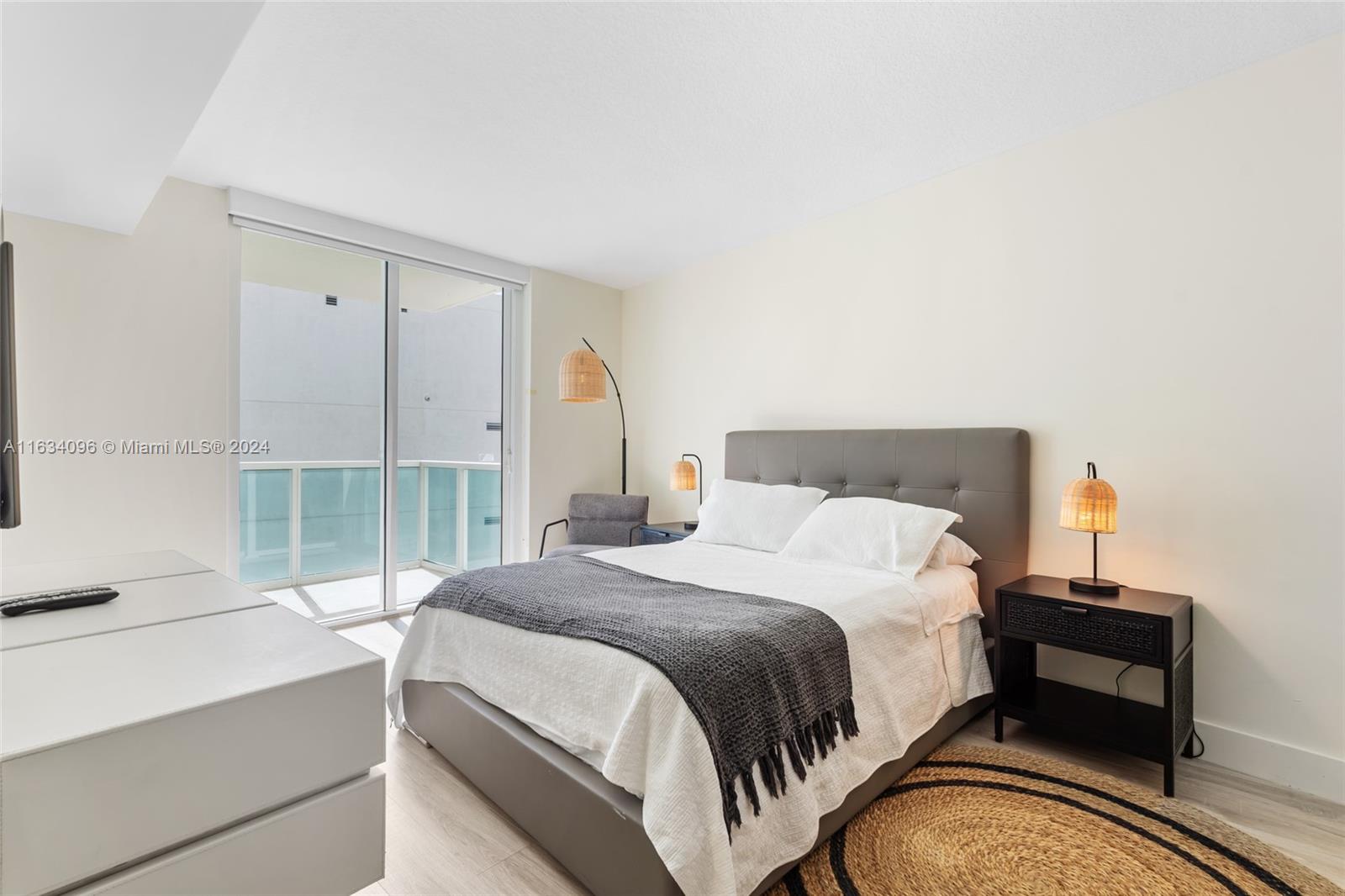 150 Sunny Isles Blvd Unit: 1601 (3 months min)