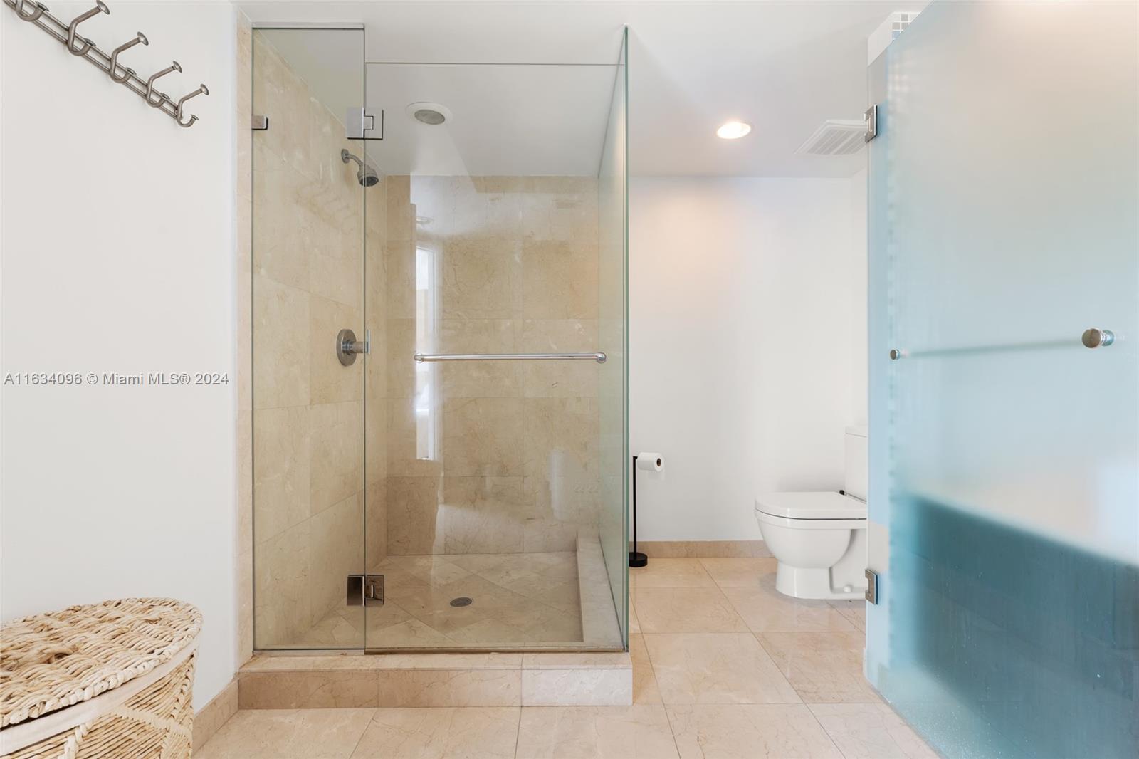 150 Sunny Isles Blvd Unit: 1601 (3 months min)