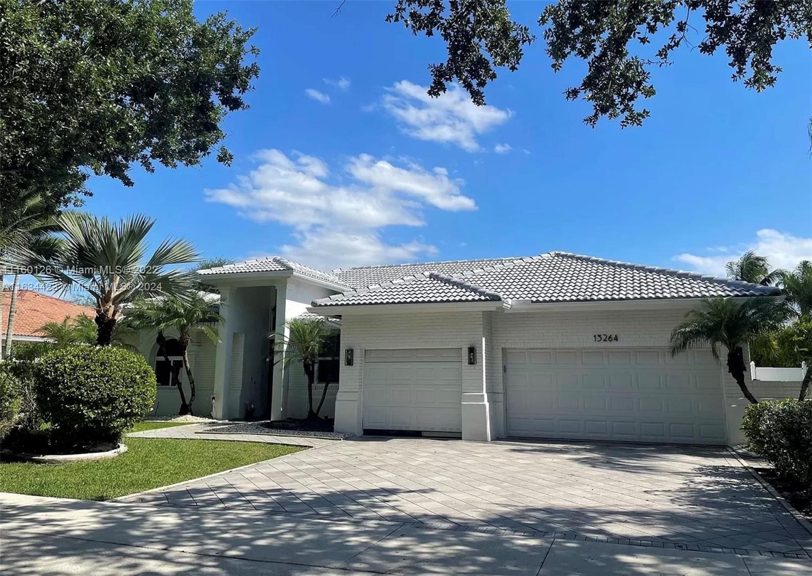 13264 Lakeside Ter