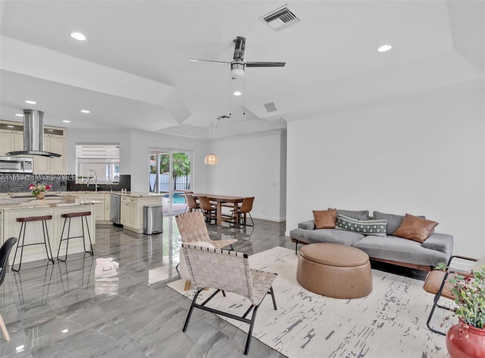 13264 Lakeside Ter