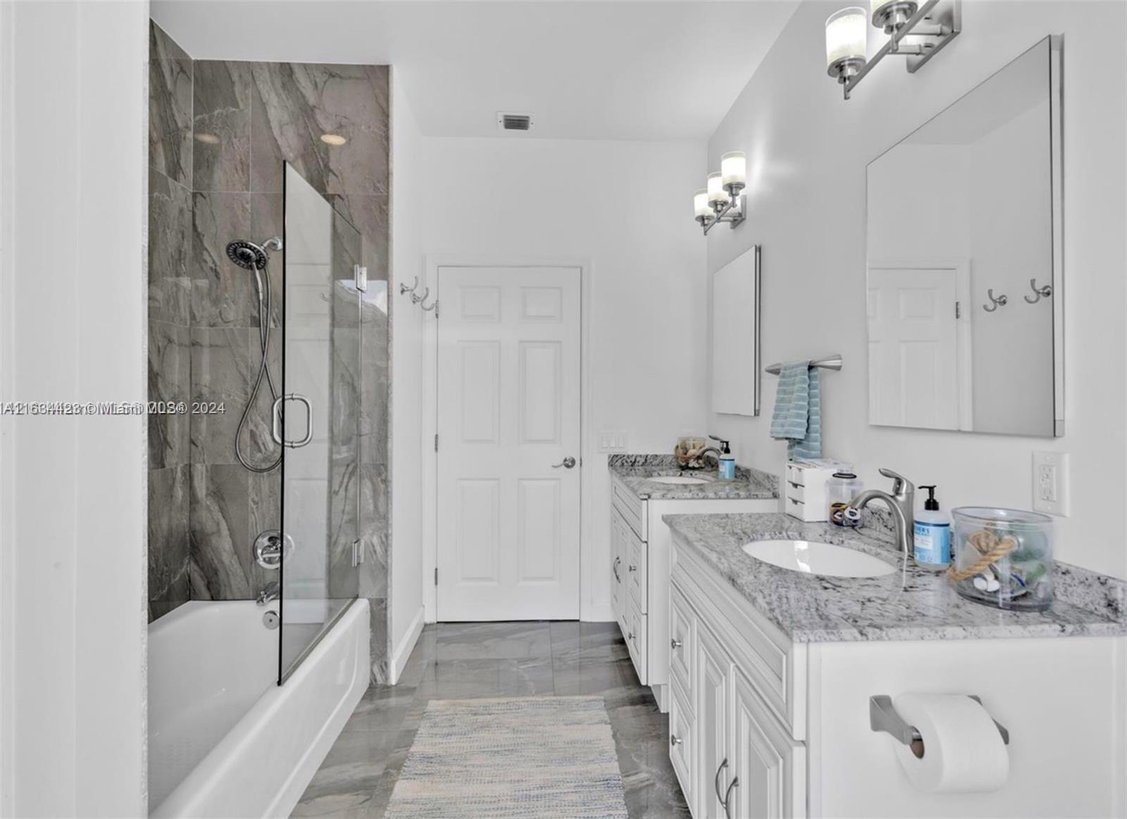 13264 Lakeside Ter