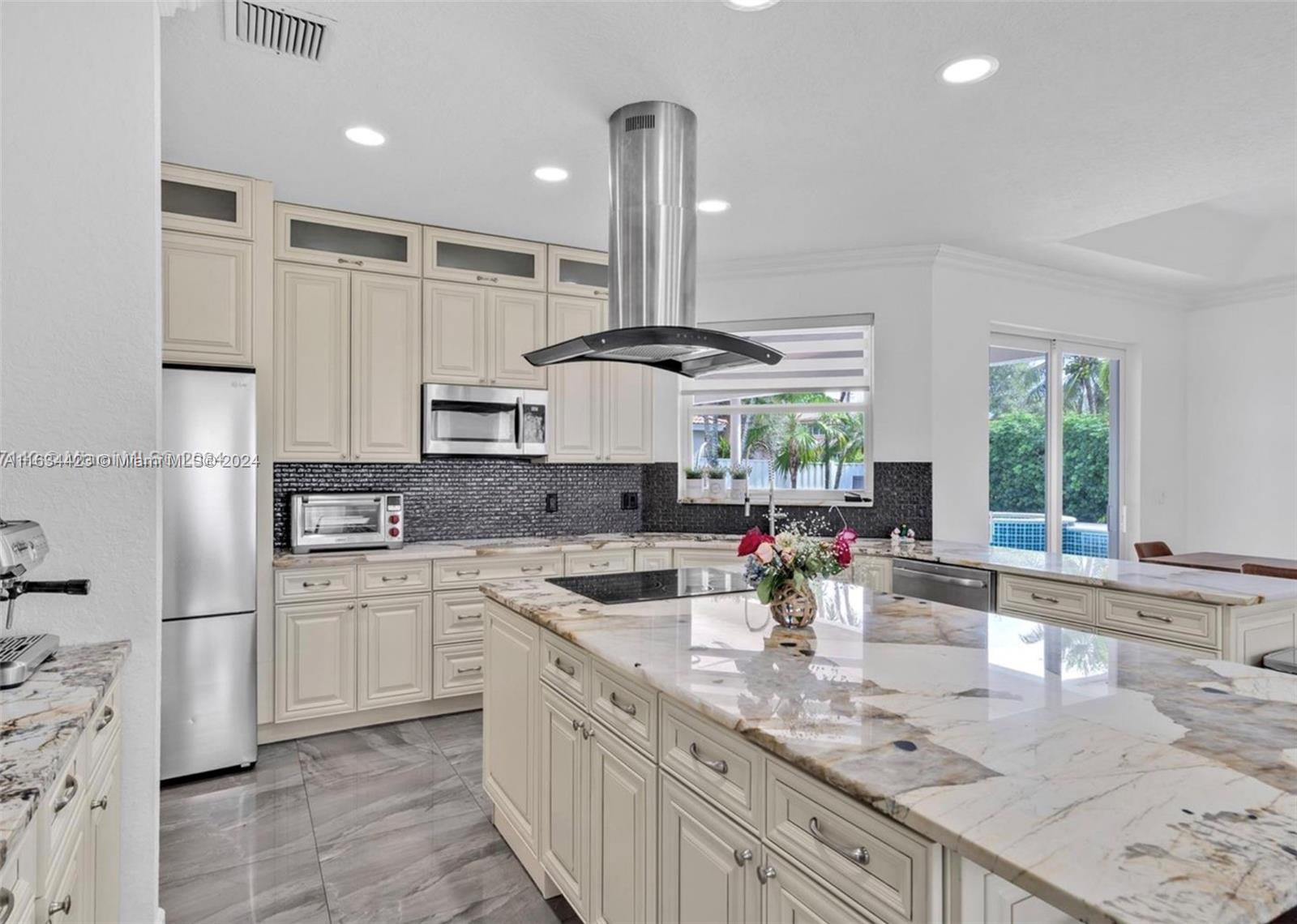 13264 Lakeside Ter