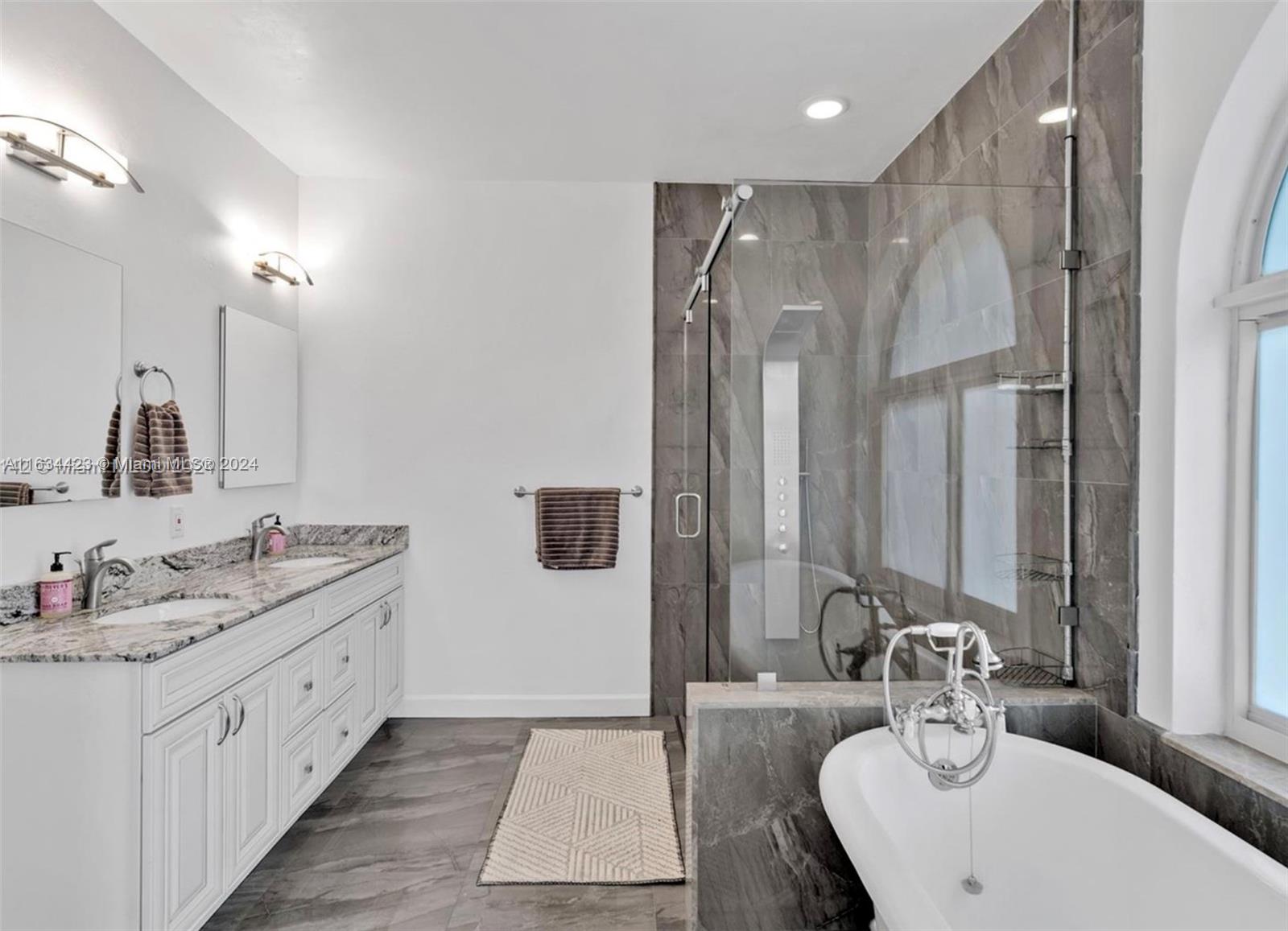 13264 Lakeside Ter