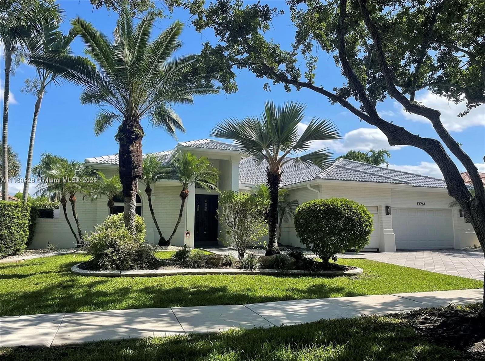13264 Lakeside Ter