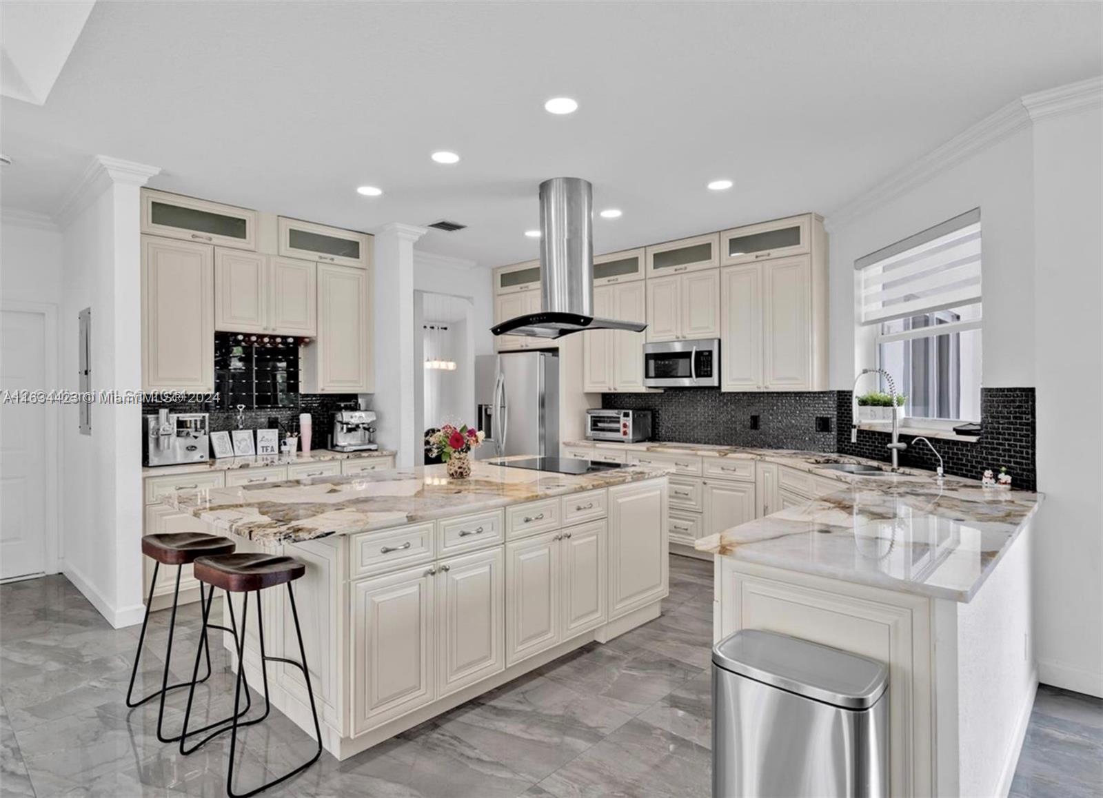 13264 Lakeside Ter