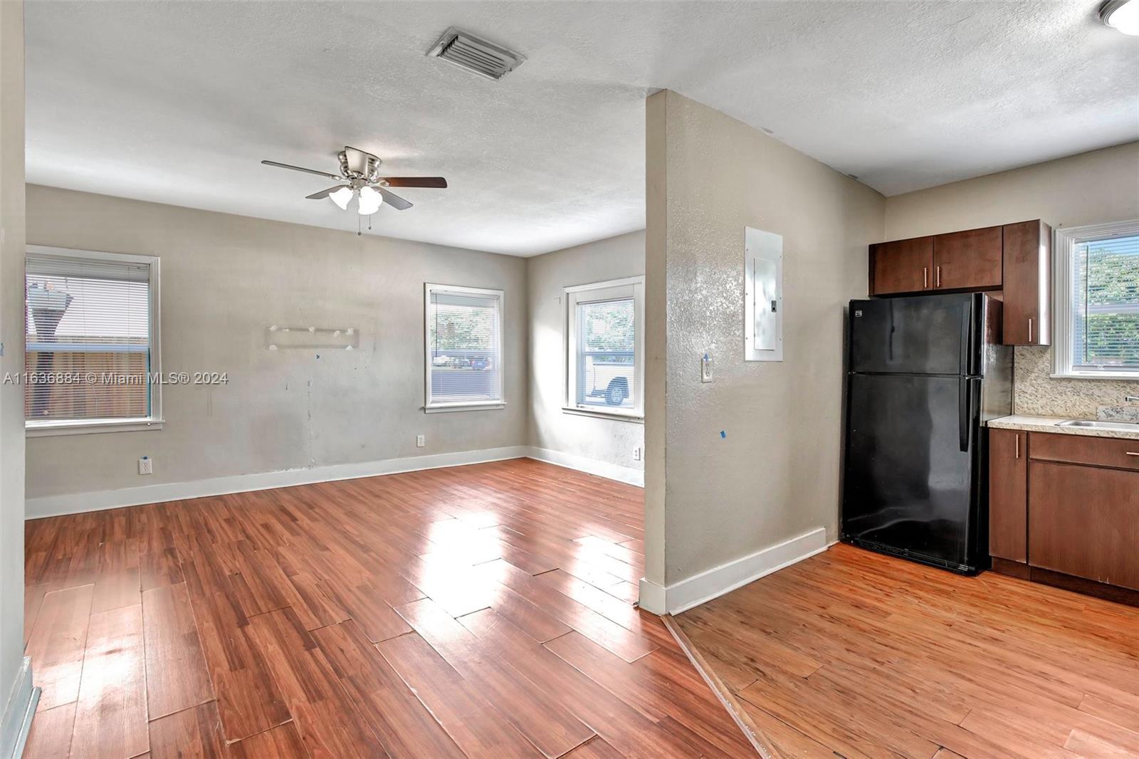 204 SW 2nd Ave