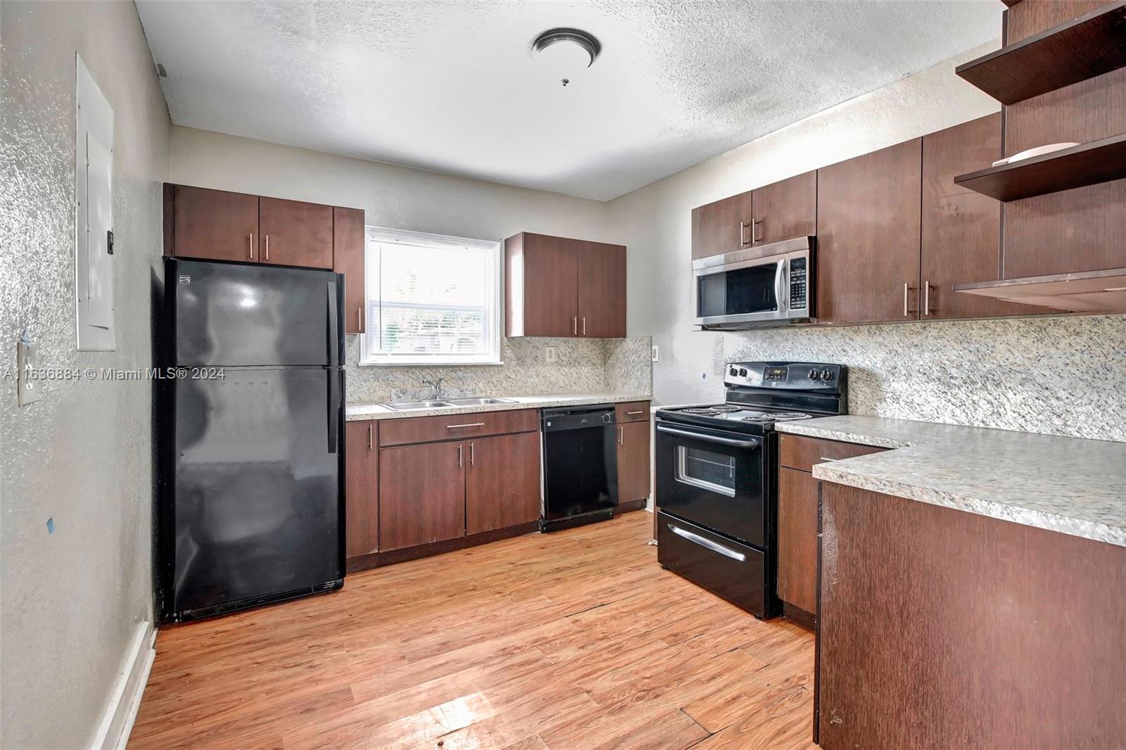 204 SW 2nd Ave